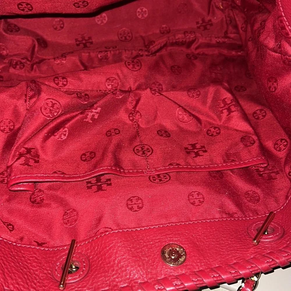 TORY BURCH LEATHER BOMBE SLOUCH XL BAG.. NWOT - Picture 11 of 12